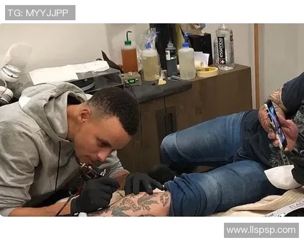 足球明星们的纹身背后故事 揭示他们的信仰与个性